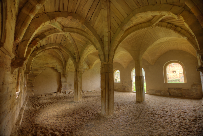 Sala capitular del monasterio de Moreruela desde el ángulo Suroeste